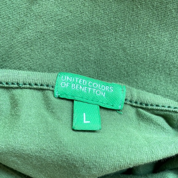 FLAT Rs. 500/- Green cami from Benetton - Picture 5 of 6